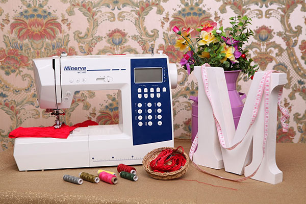 Швейная машинка Minerva